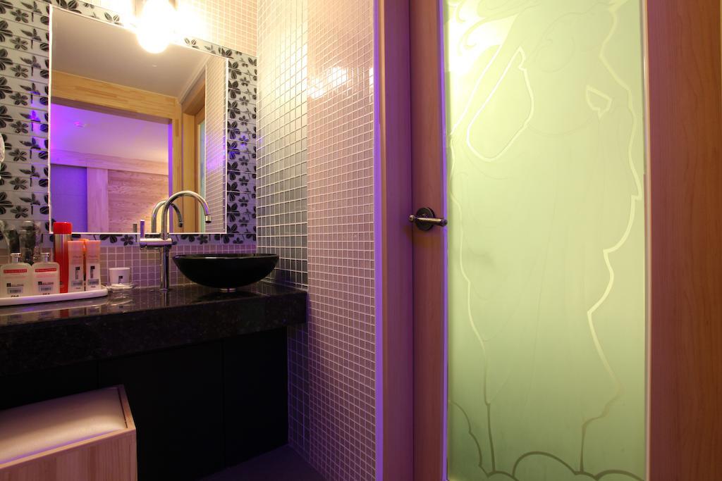 Hotel Pharaoh Seoul Bagian luar foto